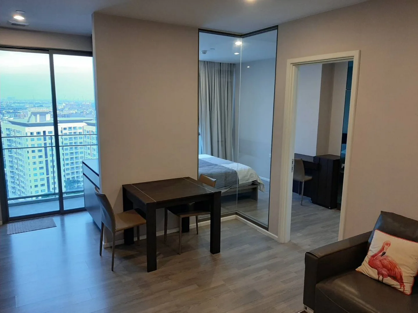 Property photos for The Room Sukhumvit 69