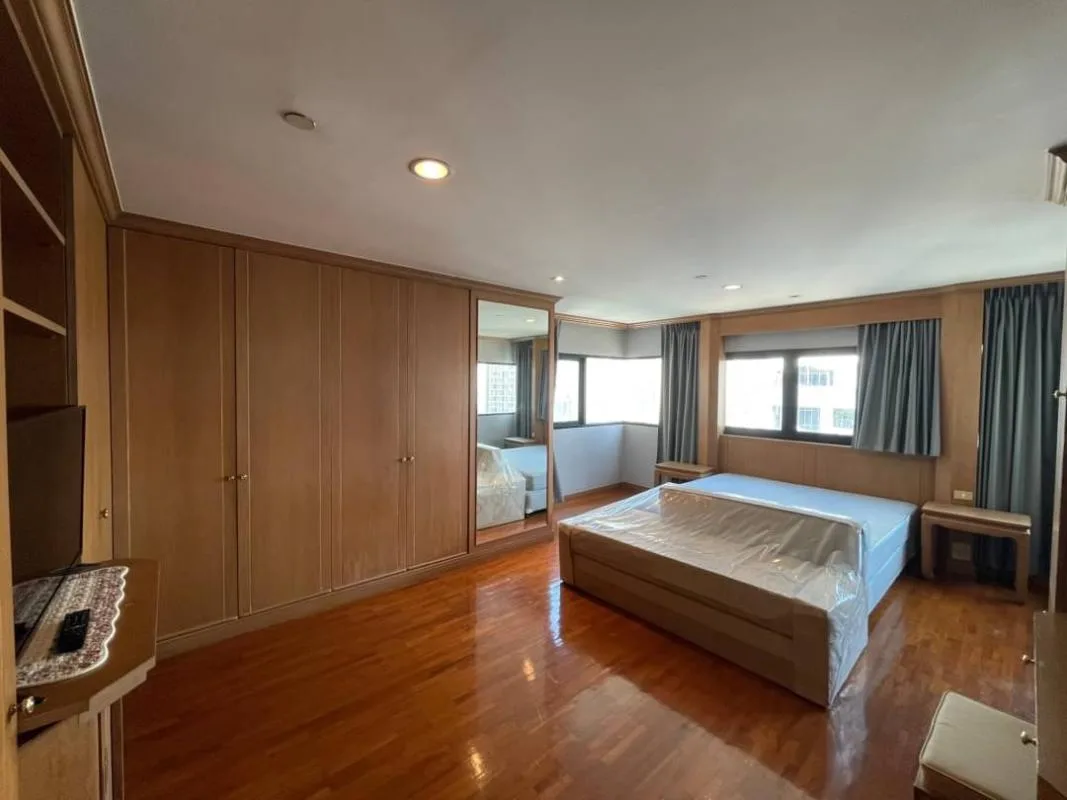 Property photos for Sathorn Gardens