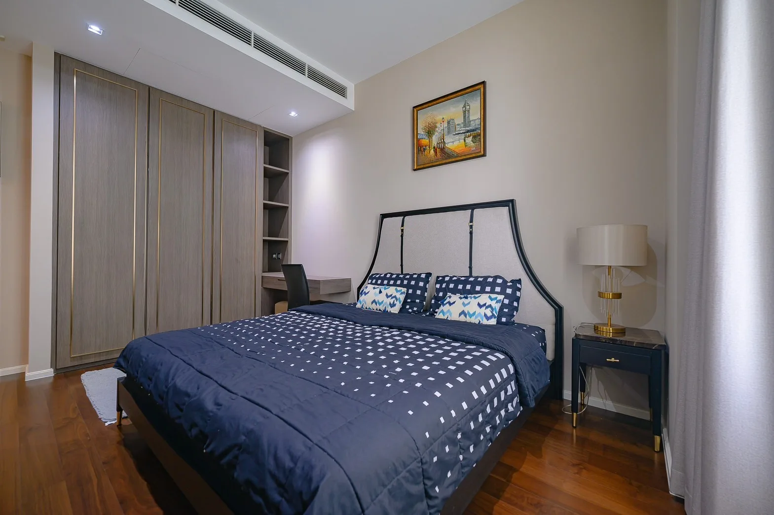 Property photos for The Diplomat 39