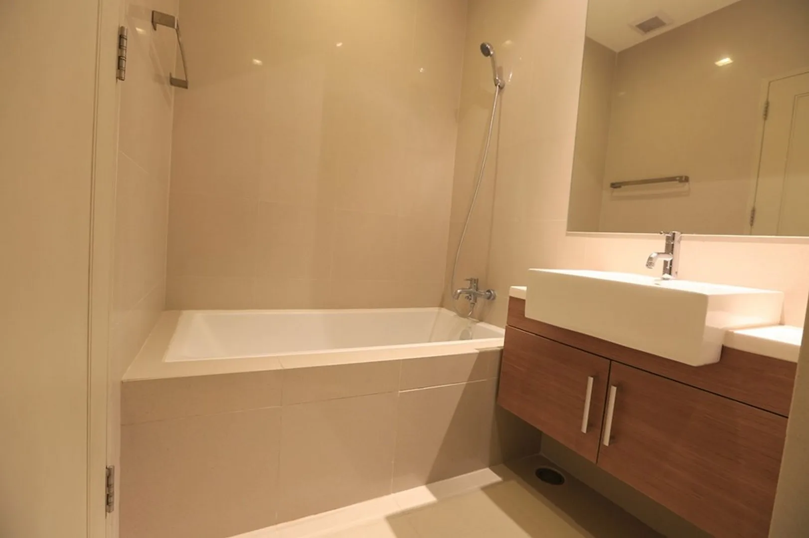 Property photos for Noble Reveal