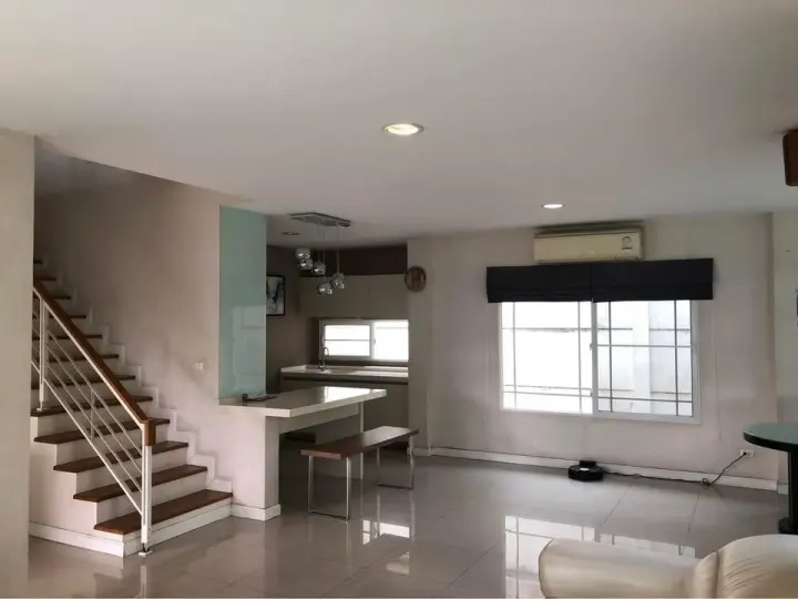 Property photos for Baan Manthana Rama 9 ??? Srinakarin