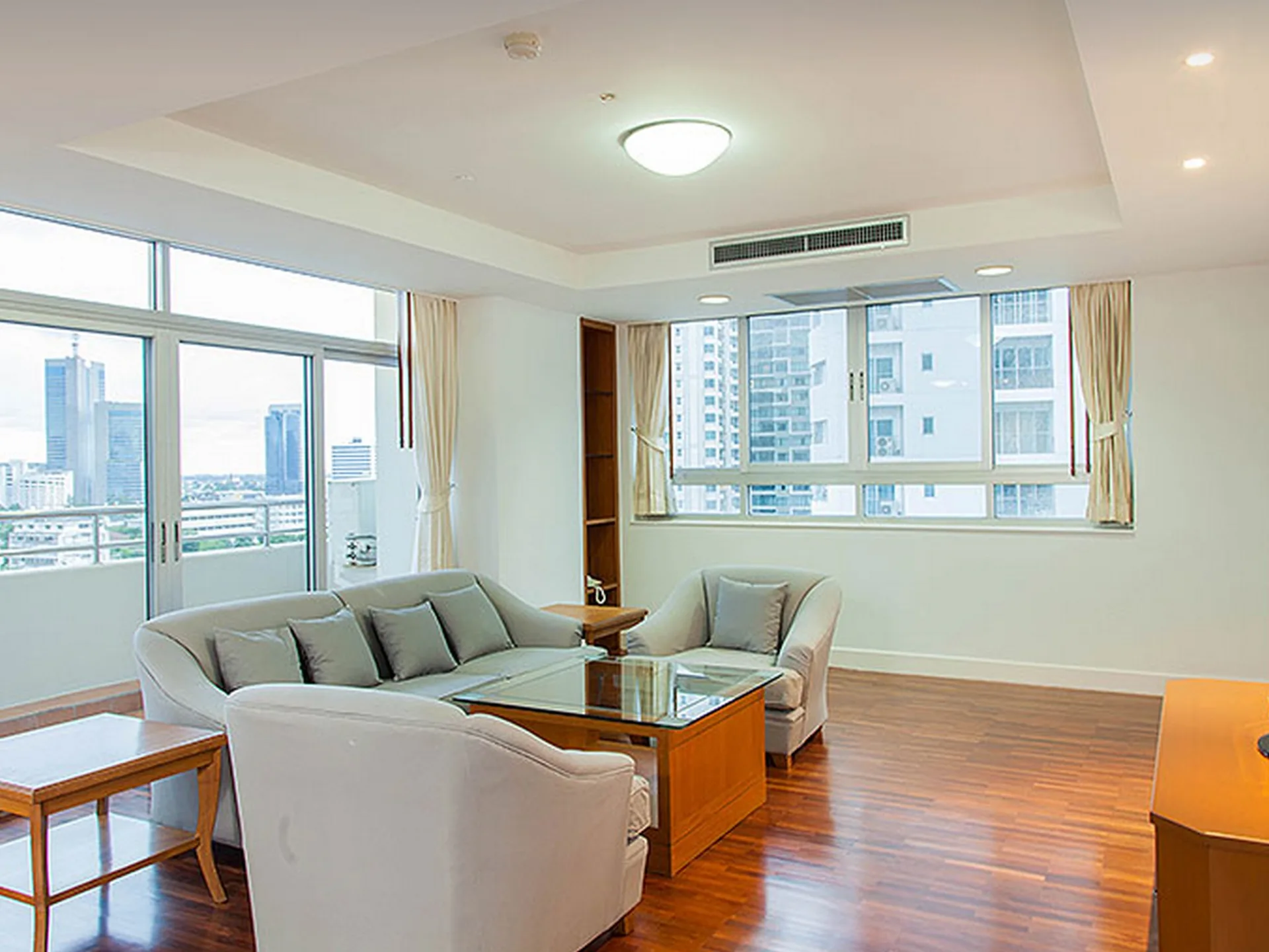 Property photos for Krungthep Thani Tower