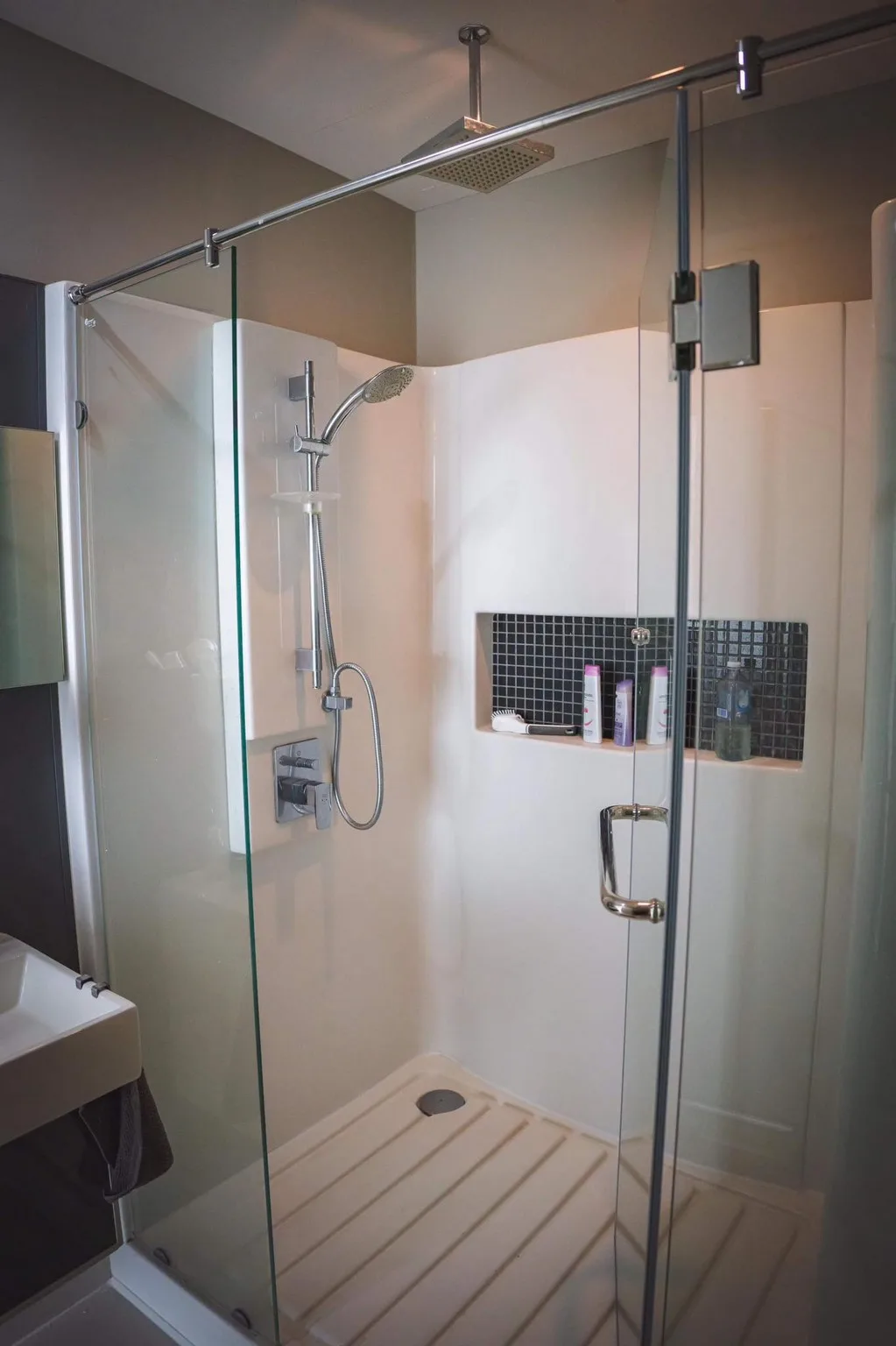 Property photos for The Room Sukhumvit 62