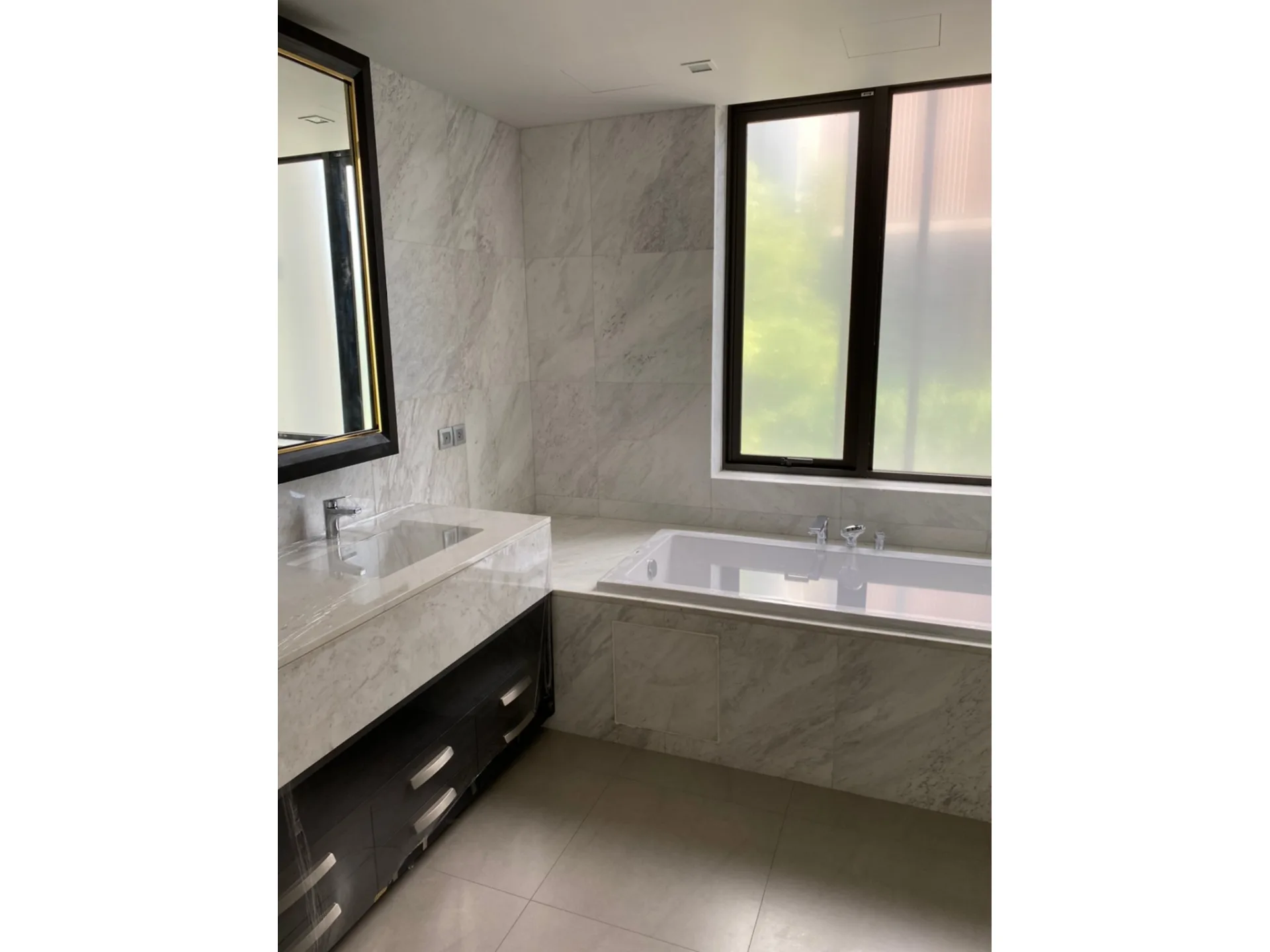 Property photos for Arna Ekamai