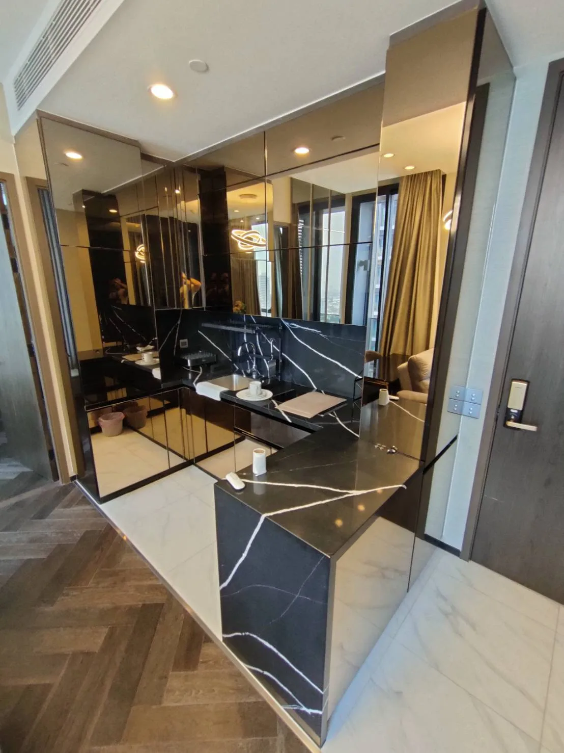 Property photos for The Esse Sukhumvit 36