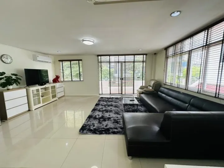 Property photos for Single House Suk. 31