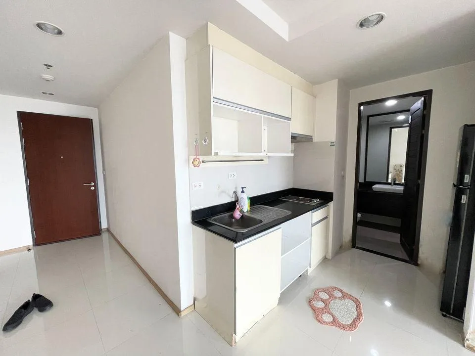 Property photos for THE LINE Phahonyothin Park