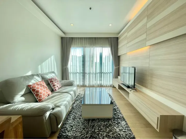 Property photos for Noble Refine
