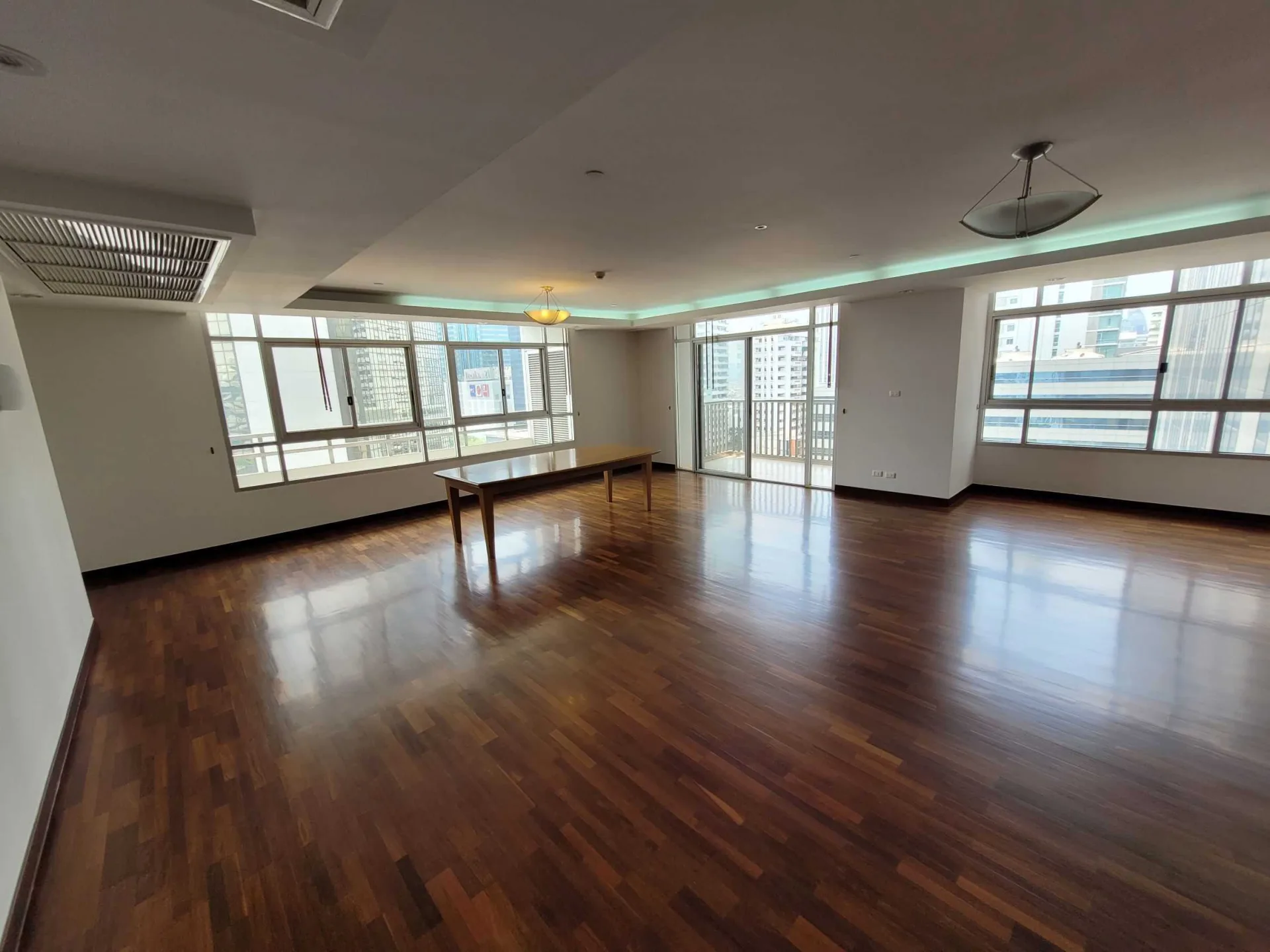 Property photos for Prasanmitr Thani Tower