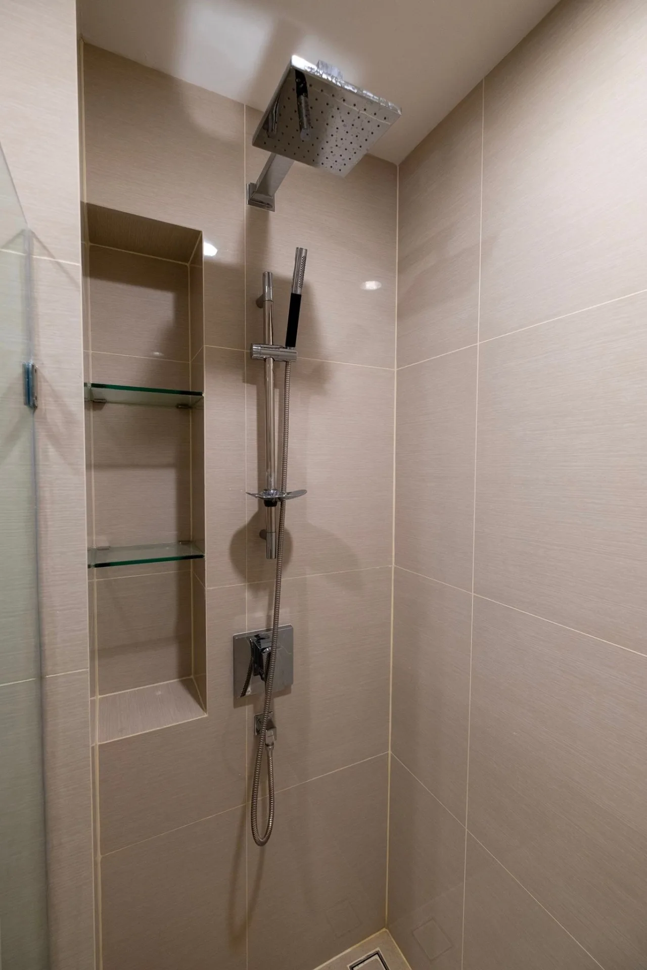Property photos for IDEO Mobi Sukhumvit 66