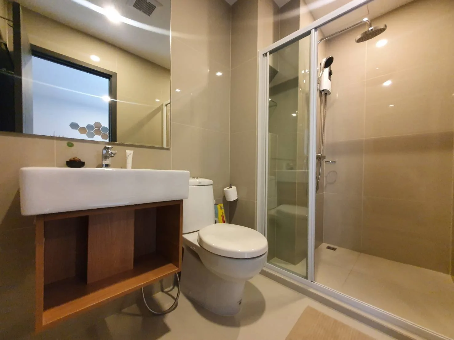 Property photos for Elio Del Nest Udomsuk