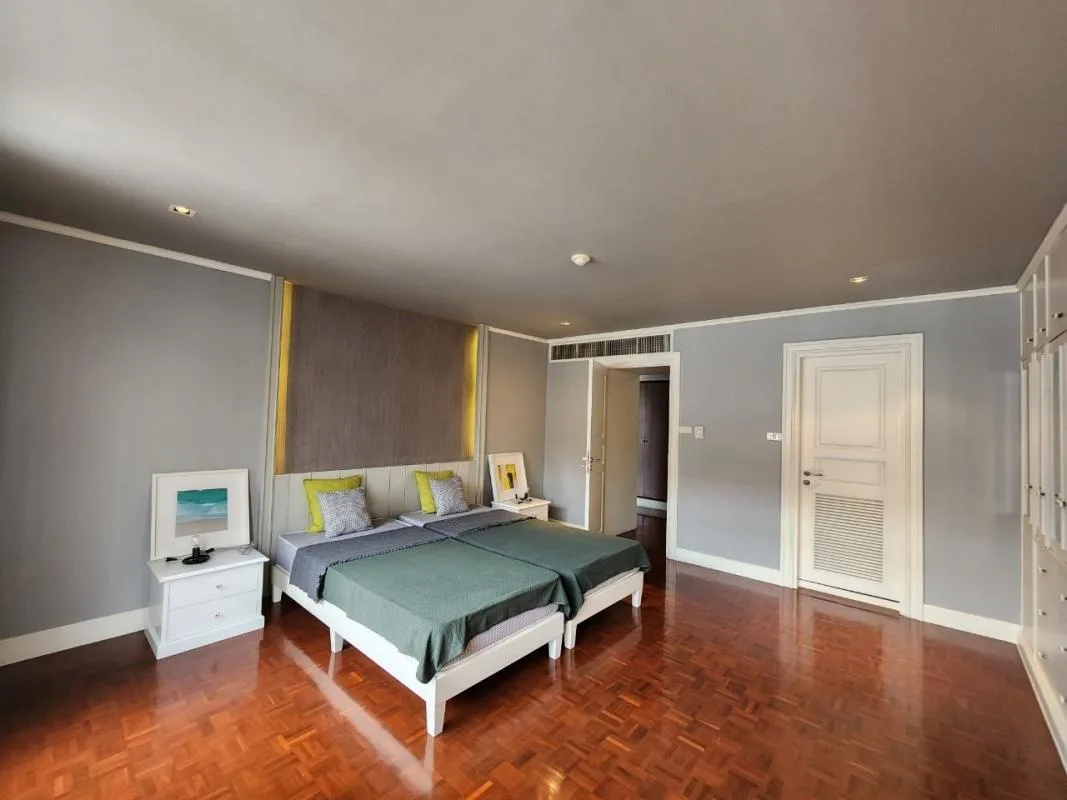 Property photos for Monet House Apartment