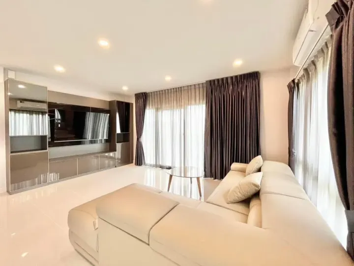 Property photos for Centro Phahol-viphawadee