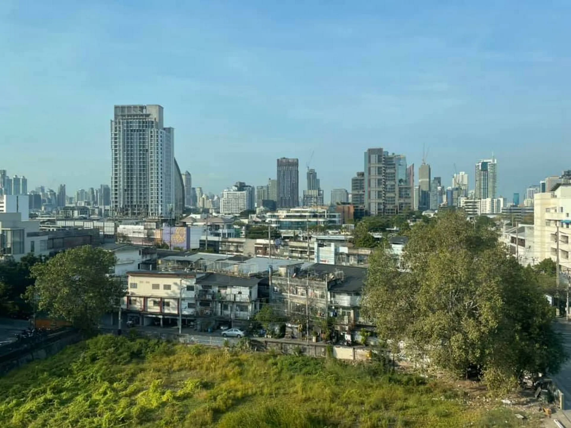 Property photos for Metro Luxe Rama 4