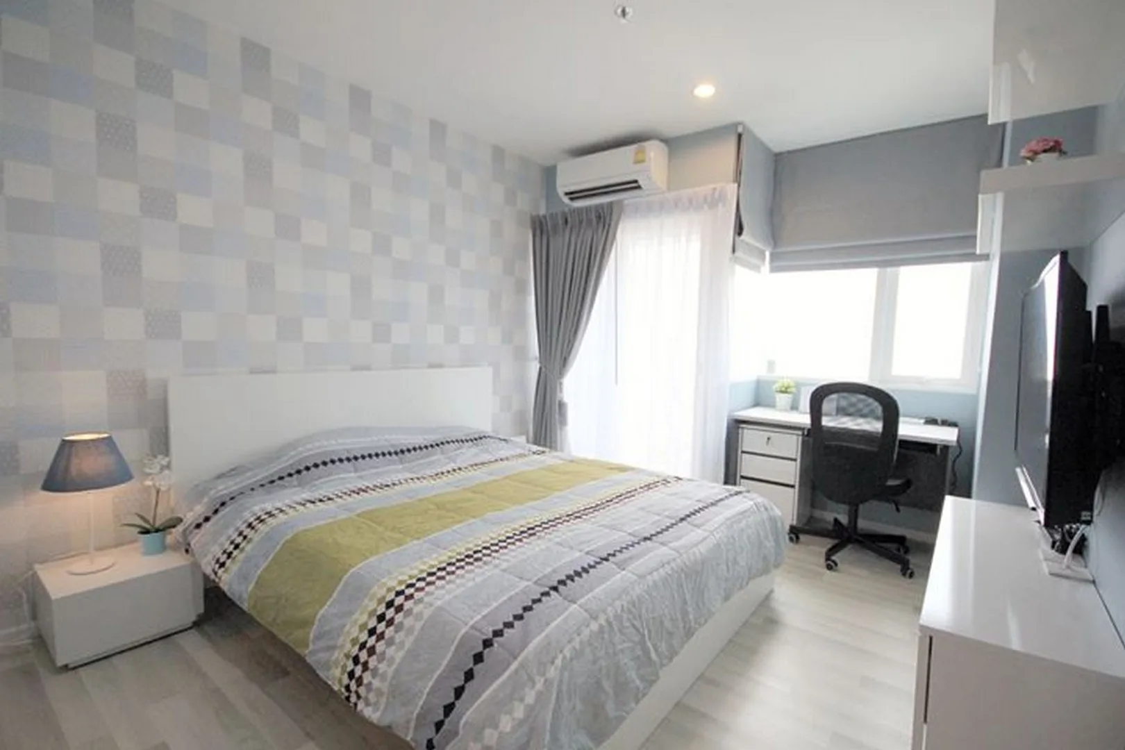 Property photos for The Key Sathorn - Charoenraj