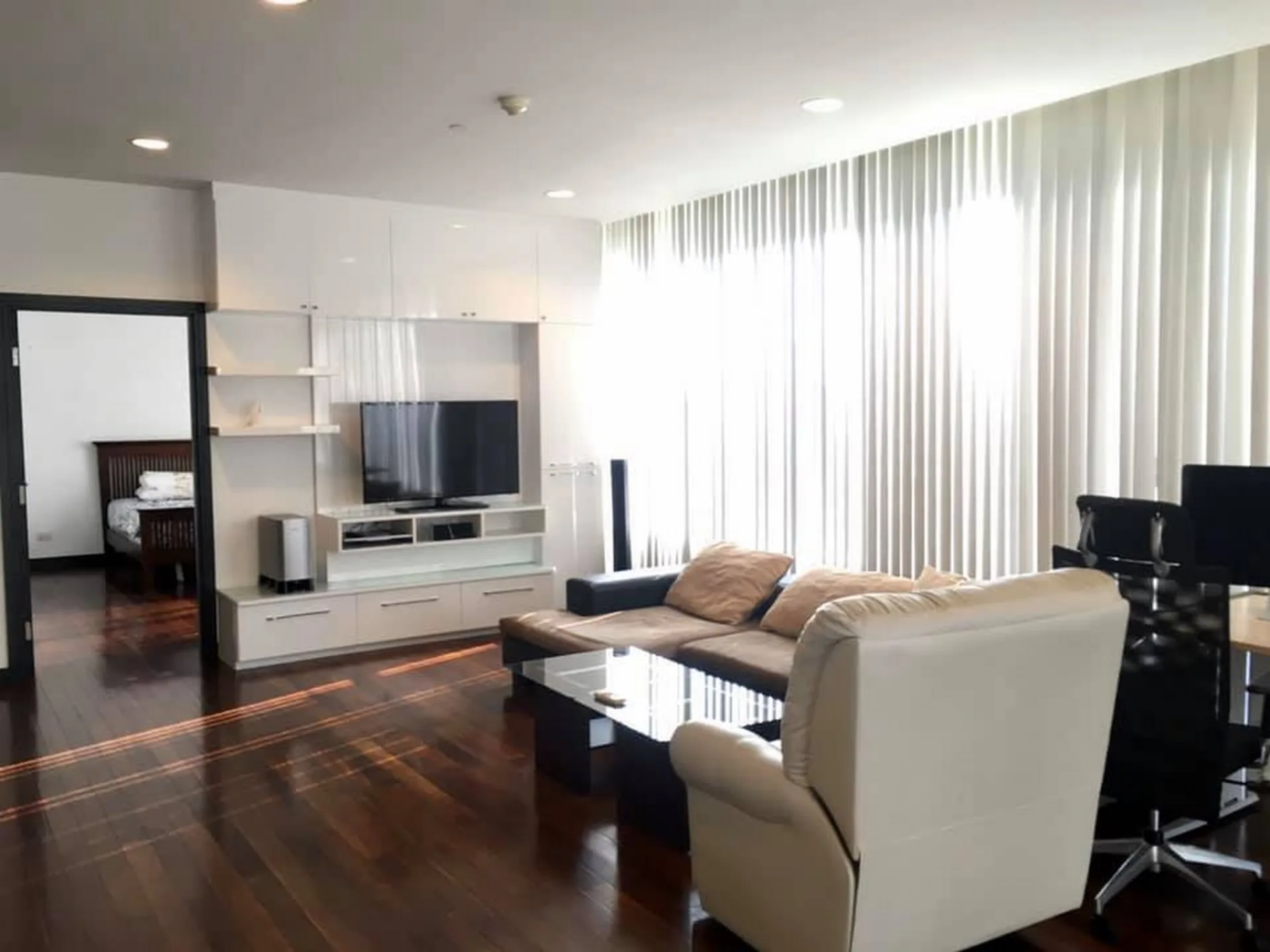 Property photos for Wilshire