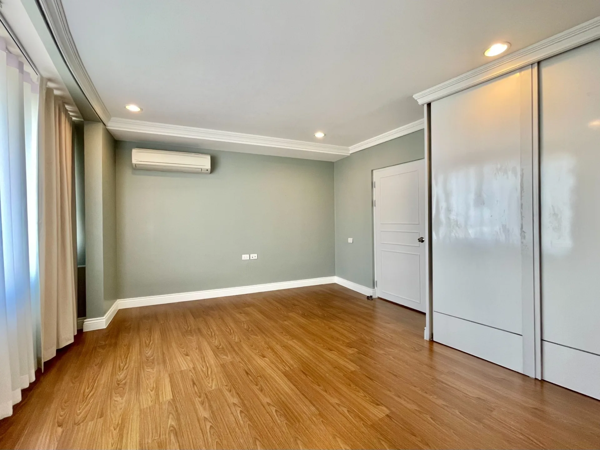 Property photos for Supakarn Condominium