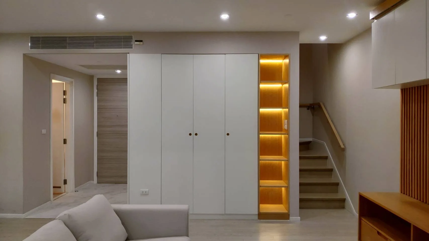 Property photos for The Room Sukhumvit 21
