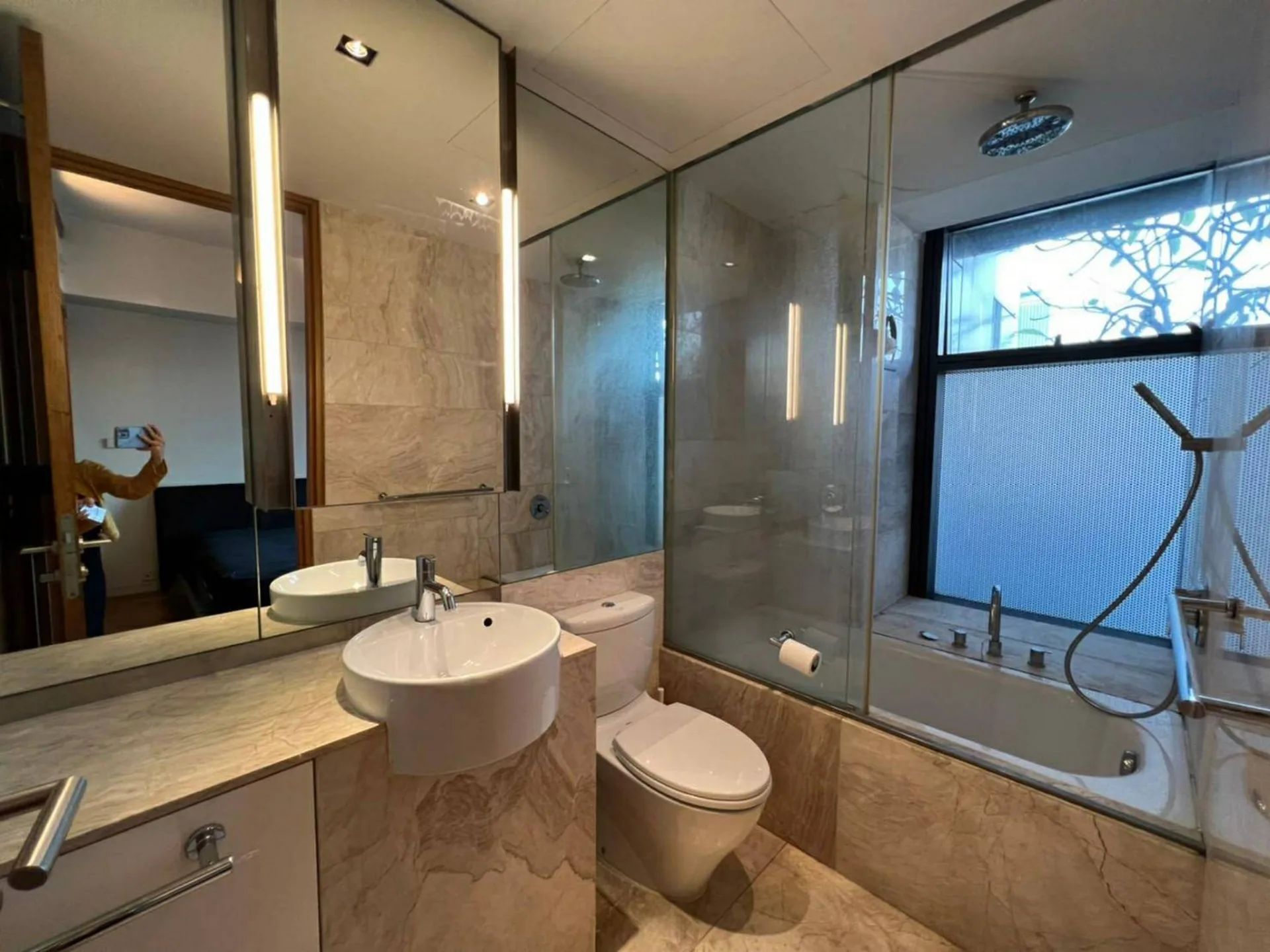 Property photos for The Met