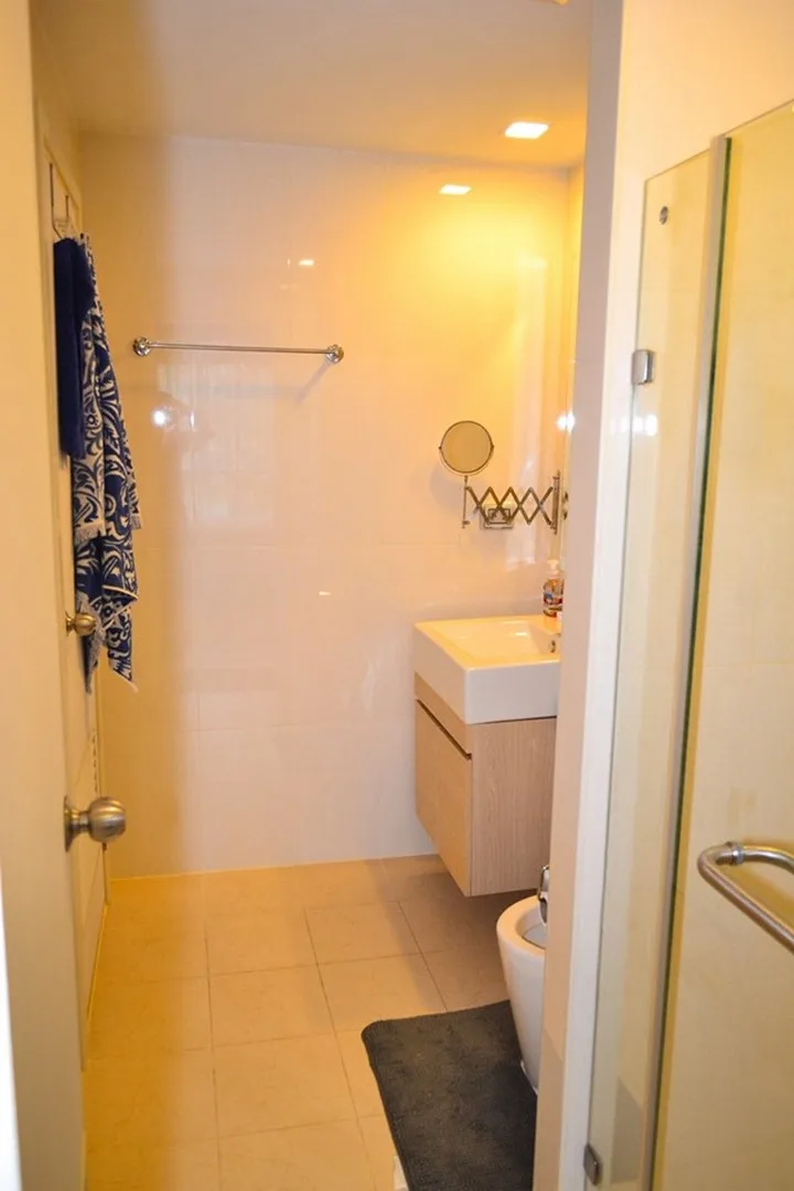 Property photos for Metro Luxe Rama 4
