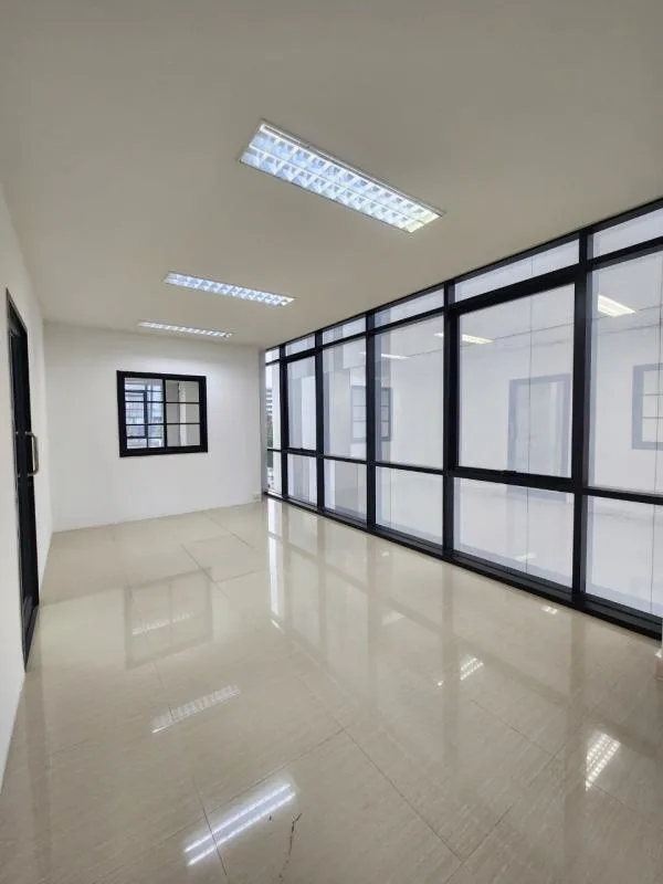 Property photos for Mahatun Rama 3