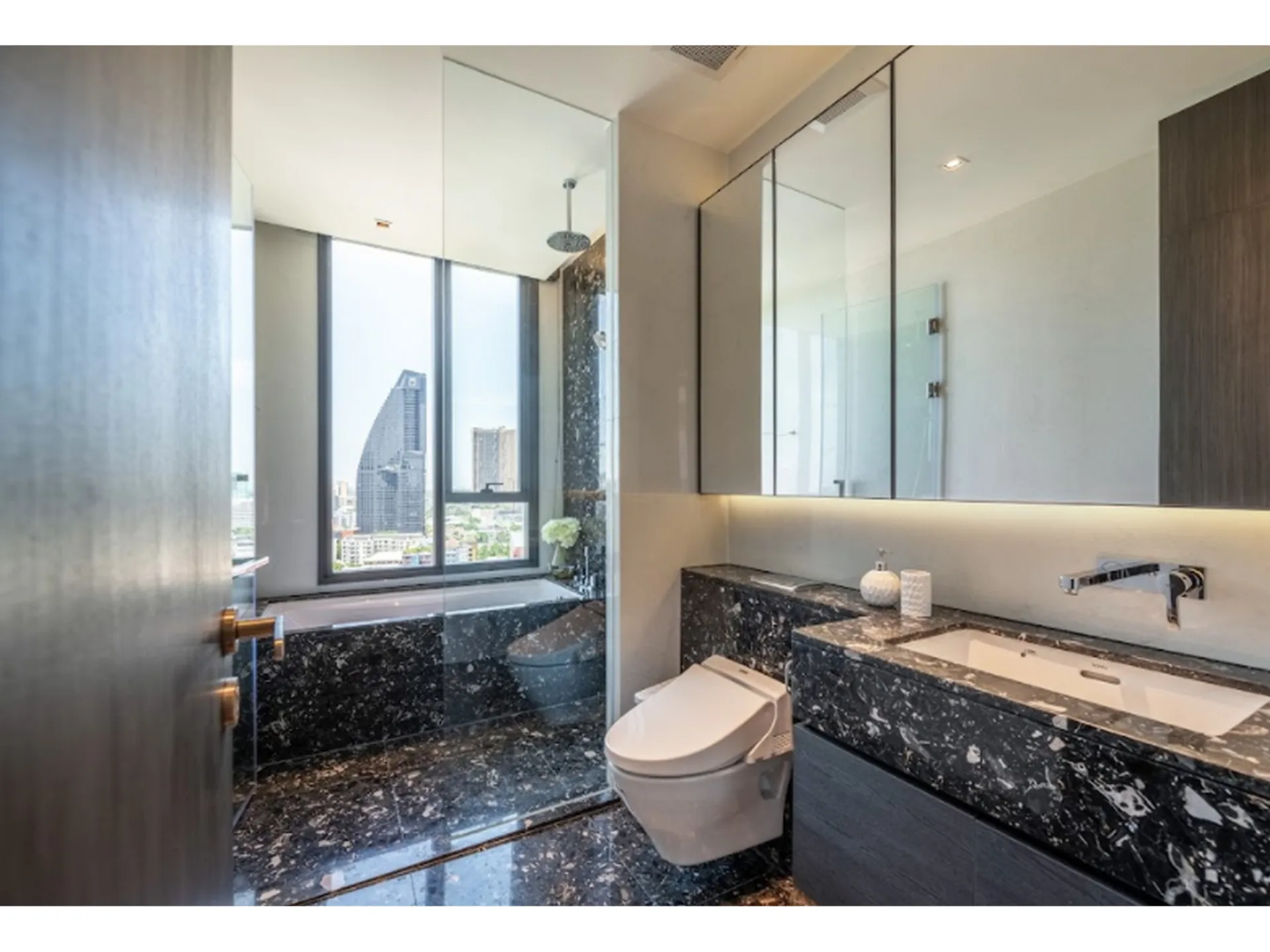 Property photos for BEATNIQ Sukhumvit 32