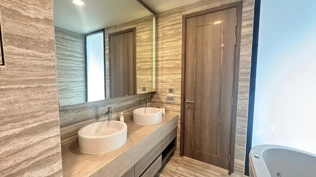 Property photos for Celes Asoke