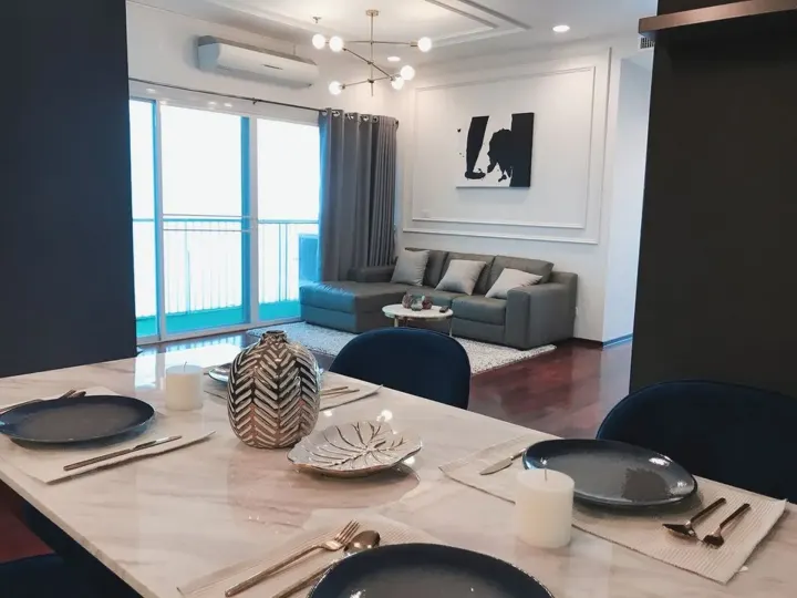 Property photos for Noble Ora