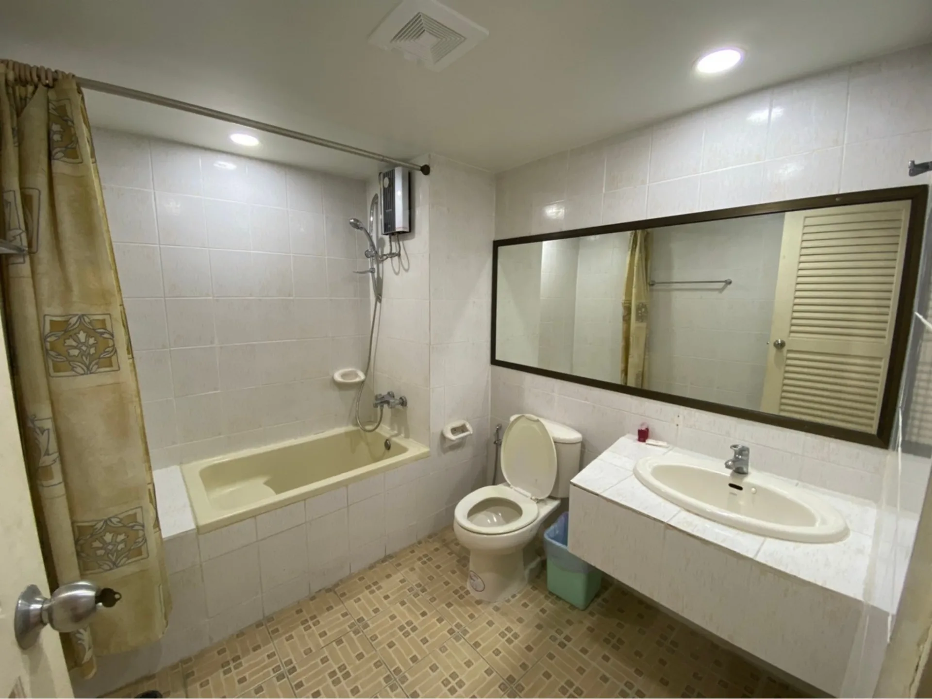 Property photos for 38 Mansion
