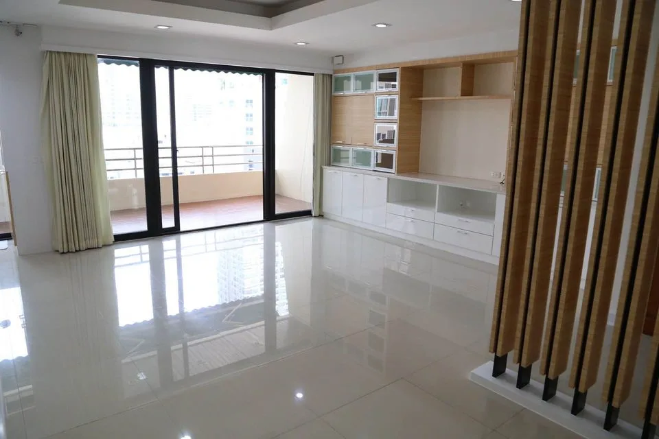 Property photos for Sampoom Garden