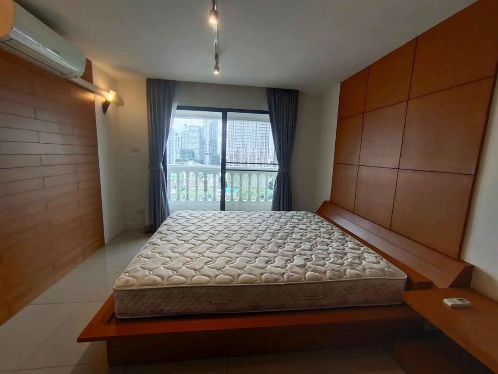 Property photos for 38 Mansion