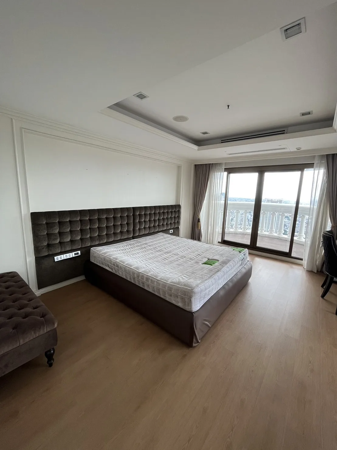 Property photos for State Tower