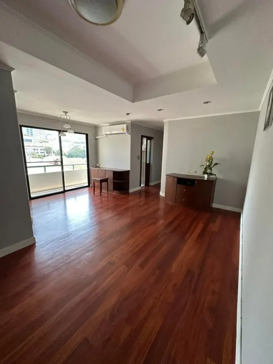 Property photos for Saladaeng Executive
