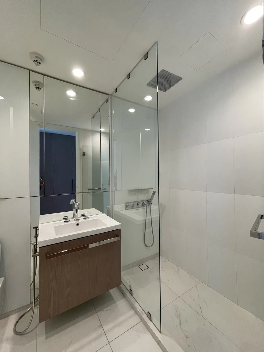 Property photos for 185 Rajadamri