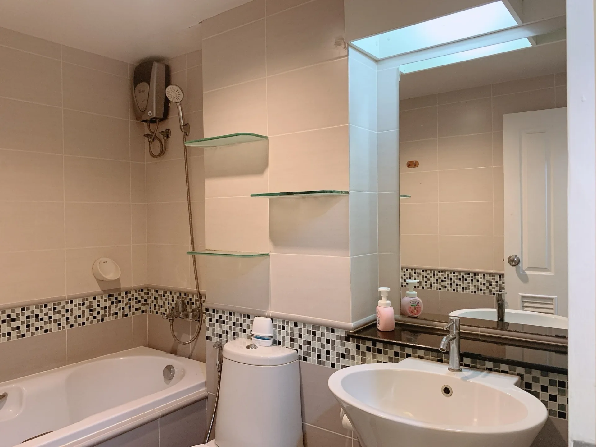 Property photos for The Waterford Sukhumvit 50 Onnut