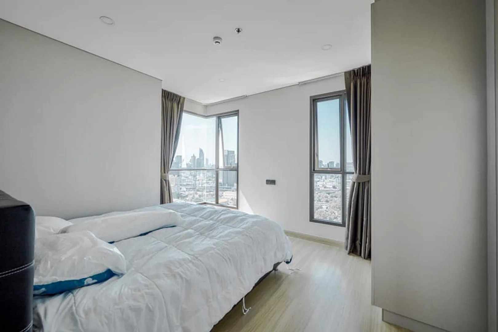 Property photos for Lumpini Suite Phetchaburi - Makkasan