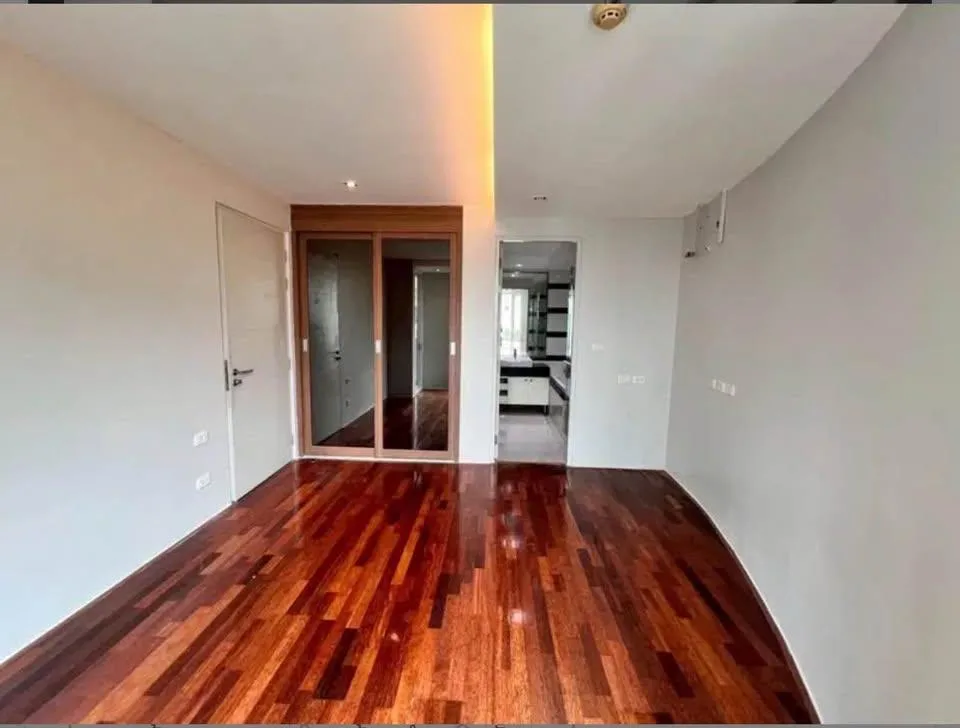 Property photos for Beverly 33