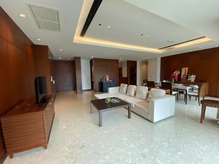 Property photos for Royal Residence Park