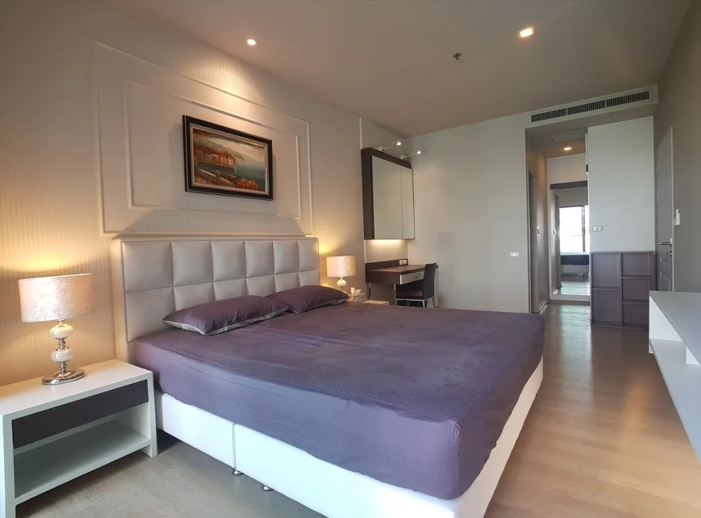 Property photos for Noble Refine