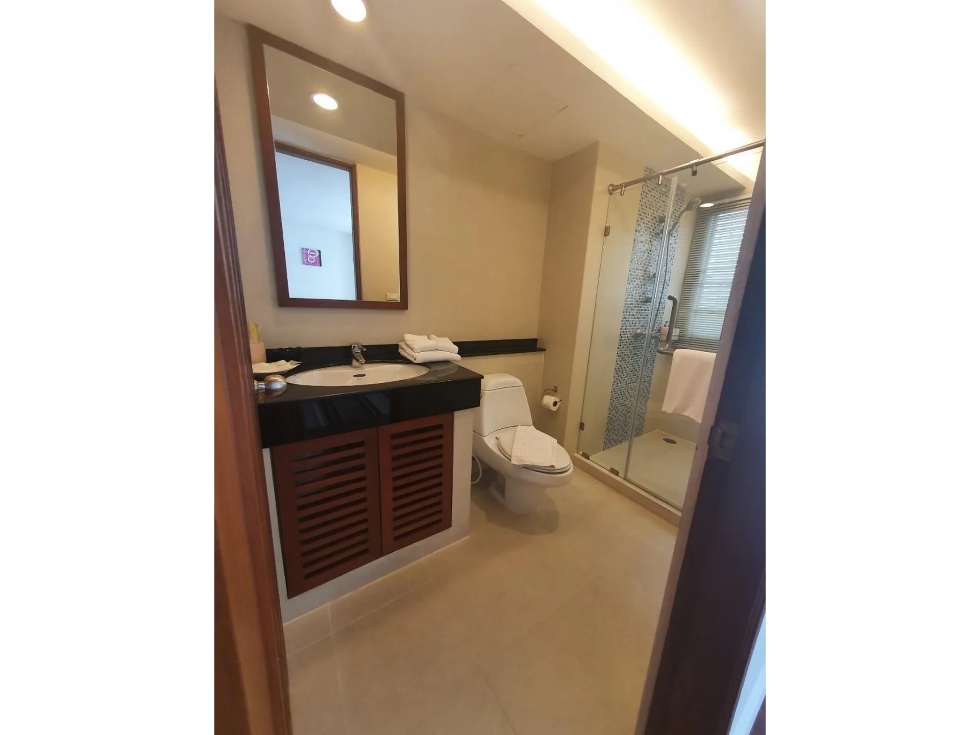 Property photos for Sathorn Gallery Residences