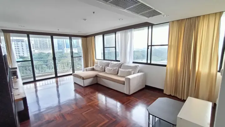 Property photos for Lake Green