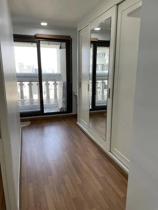 Property photos for State Tower