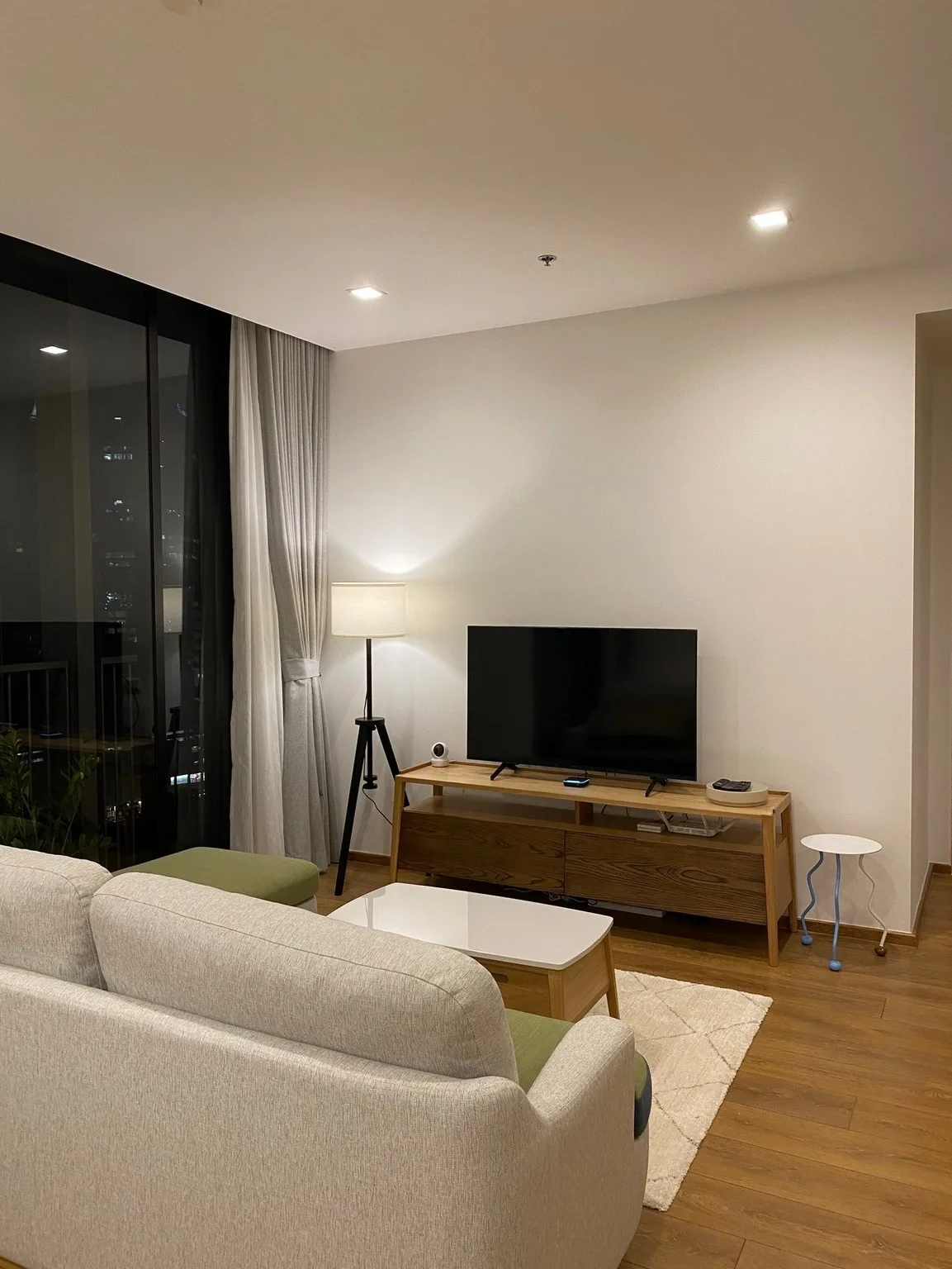 Property photos for Noble BE 33