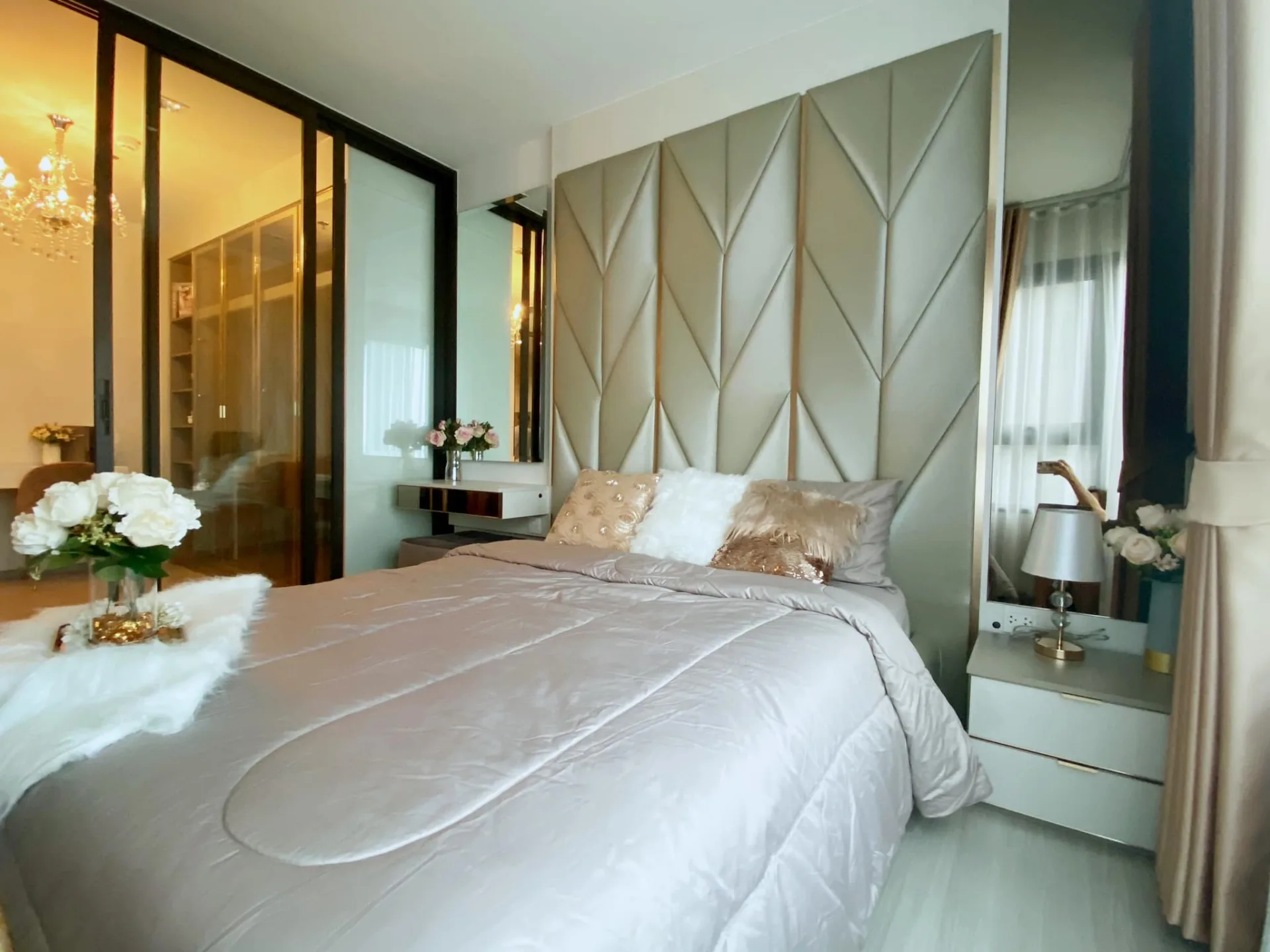 Property photos for Life Sathorn Sierra