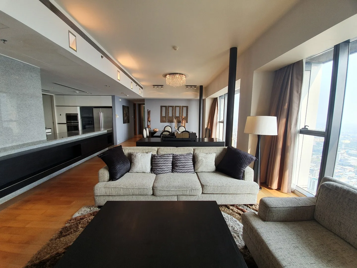 Property photos for The Met