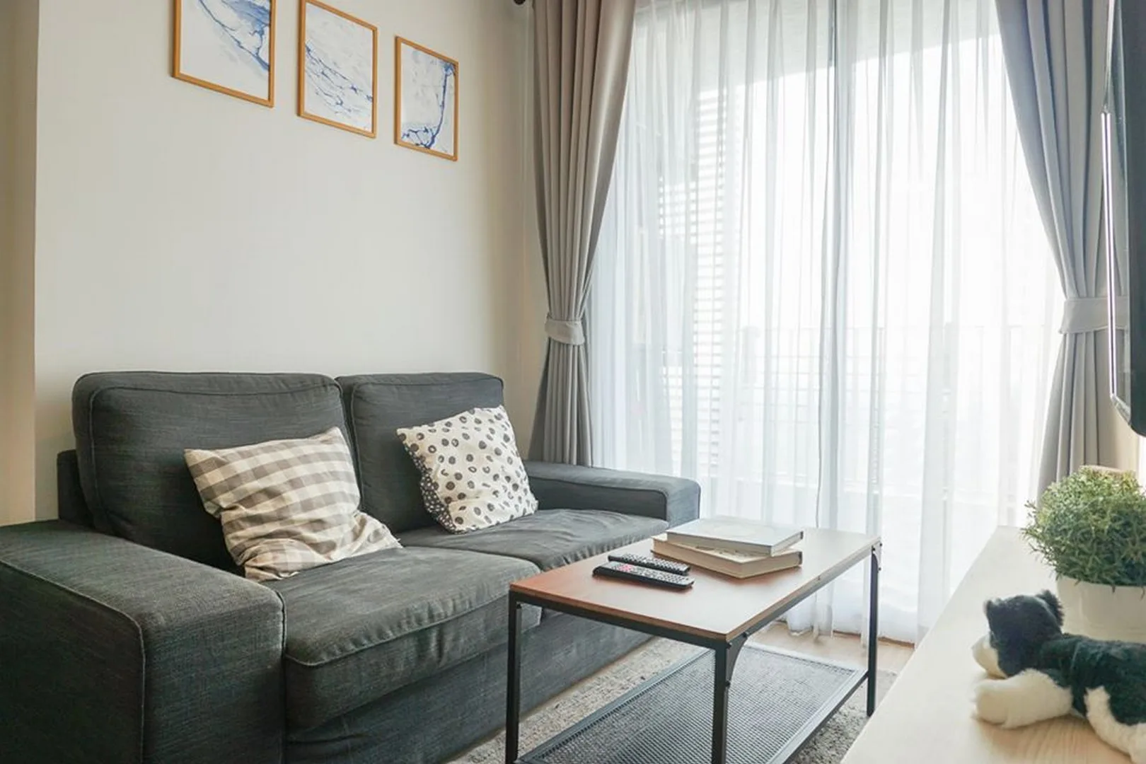 Property photos for IDEO O2