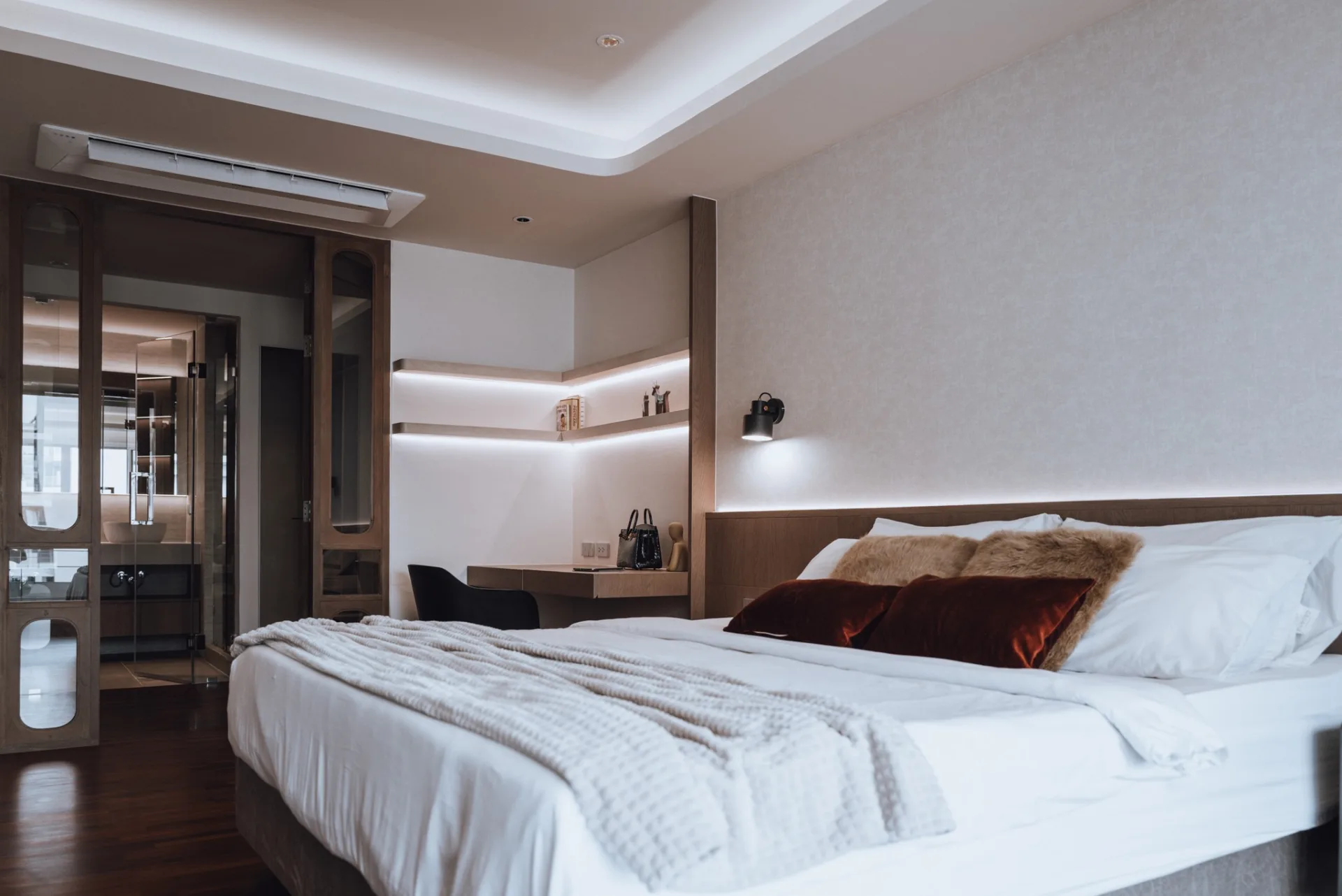 Property photos for Supreme Elegance
