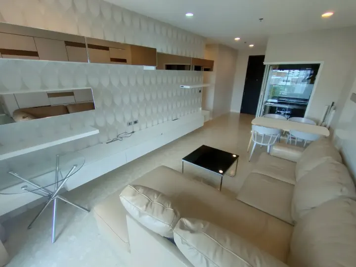 Property photos for The Crest Sukhumvit 34