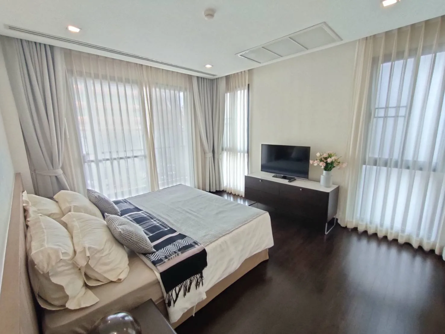 Property photos for Monet House Apartment