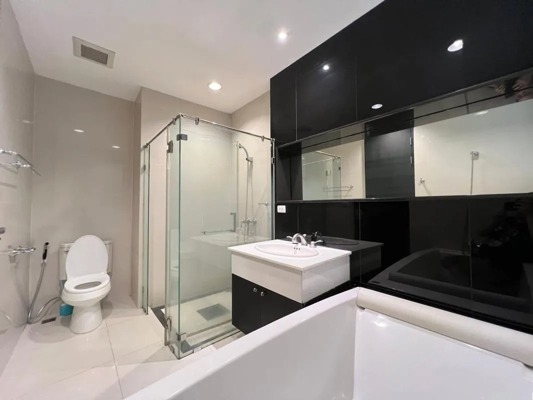 Property photos for The Address Chidlom
